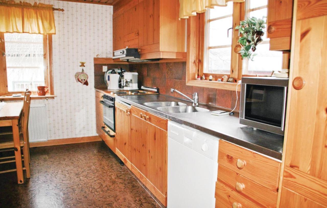 Cozy Home In Uddevalla With Wifi Häljebol Esterno foto