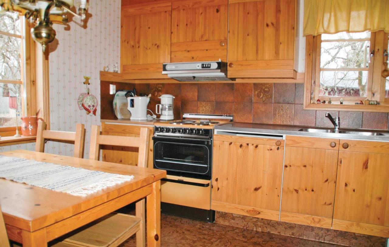 Cozy Home In Uddevalla With Wifi Häljebol Esterno foto