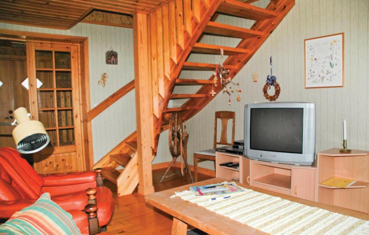 Cozy Home In Uddevalla With Wifi Häljebol Esterno foto